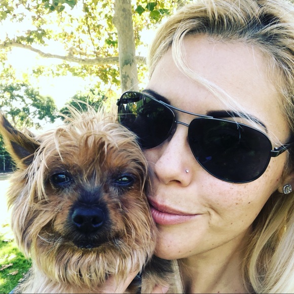 Meet your Posher, Xochilt - Picture 2 of 4